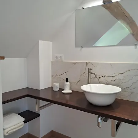 De La Gouvrie Apartment